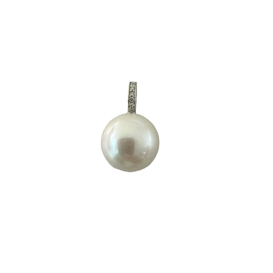 White Gold Pearl Pendant