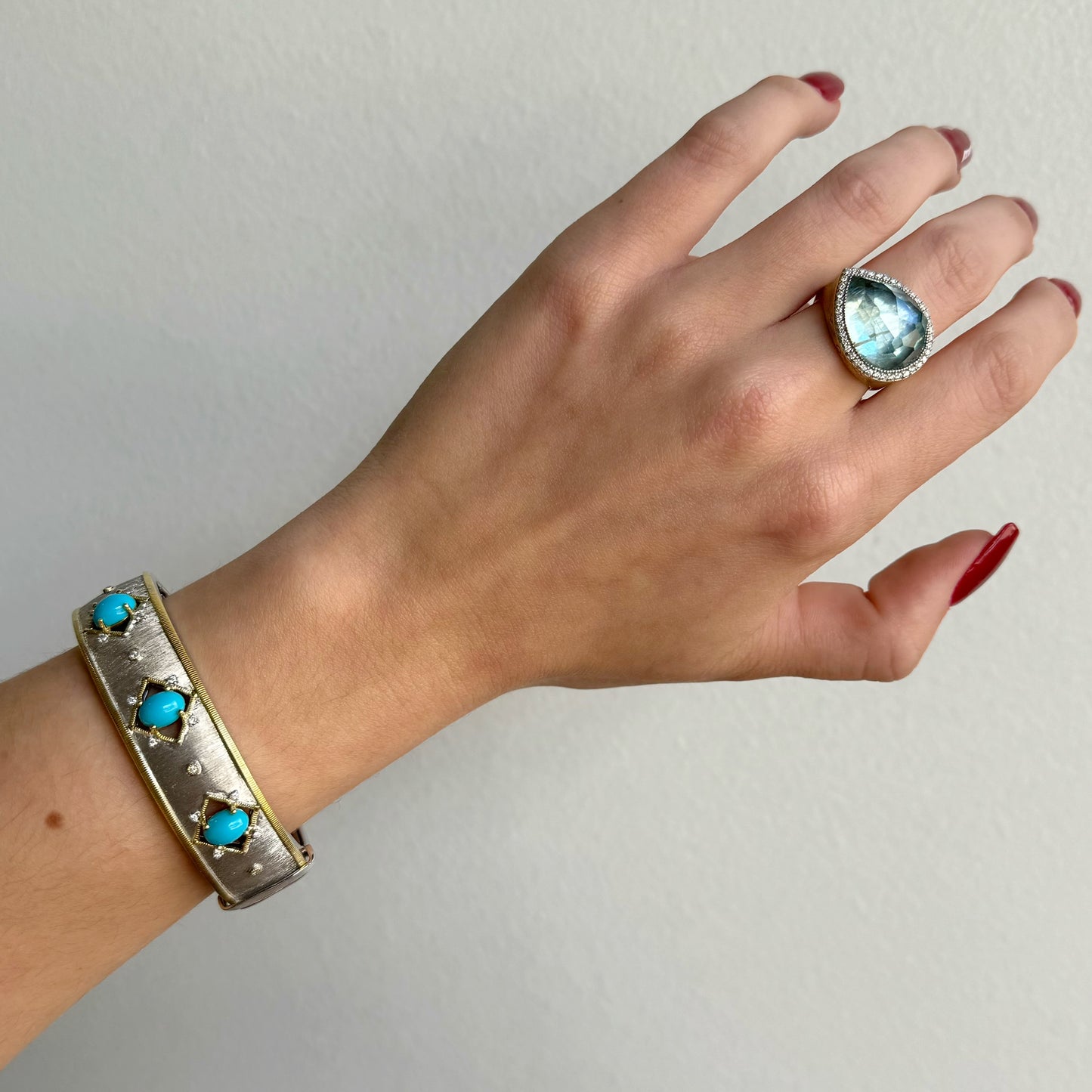 Lisse Labradorite Sideways Pear Ring