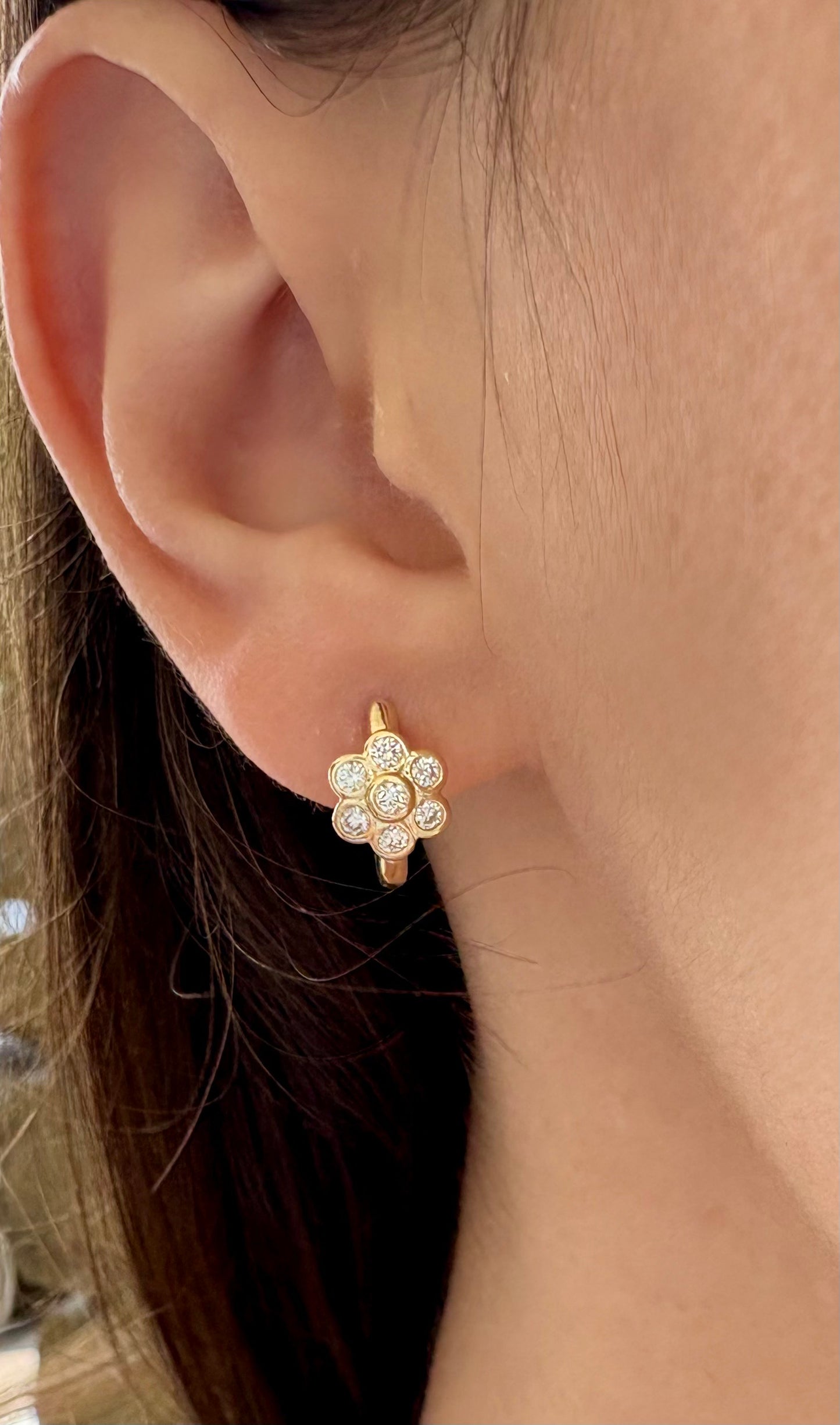 Diamond Daisy Huggies