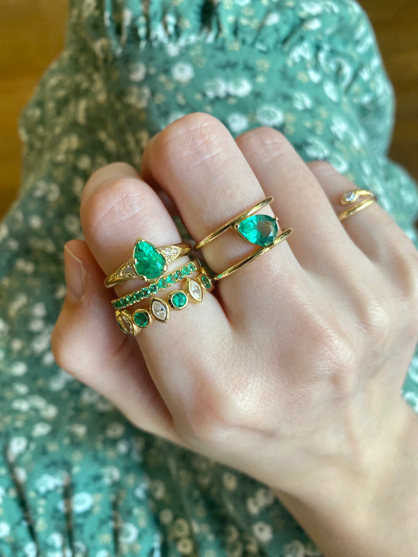 Alternating Diamond & Emerald Ring