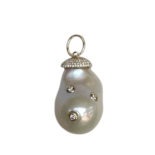 Pearl Diamond and Gold Pendant