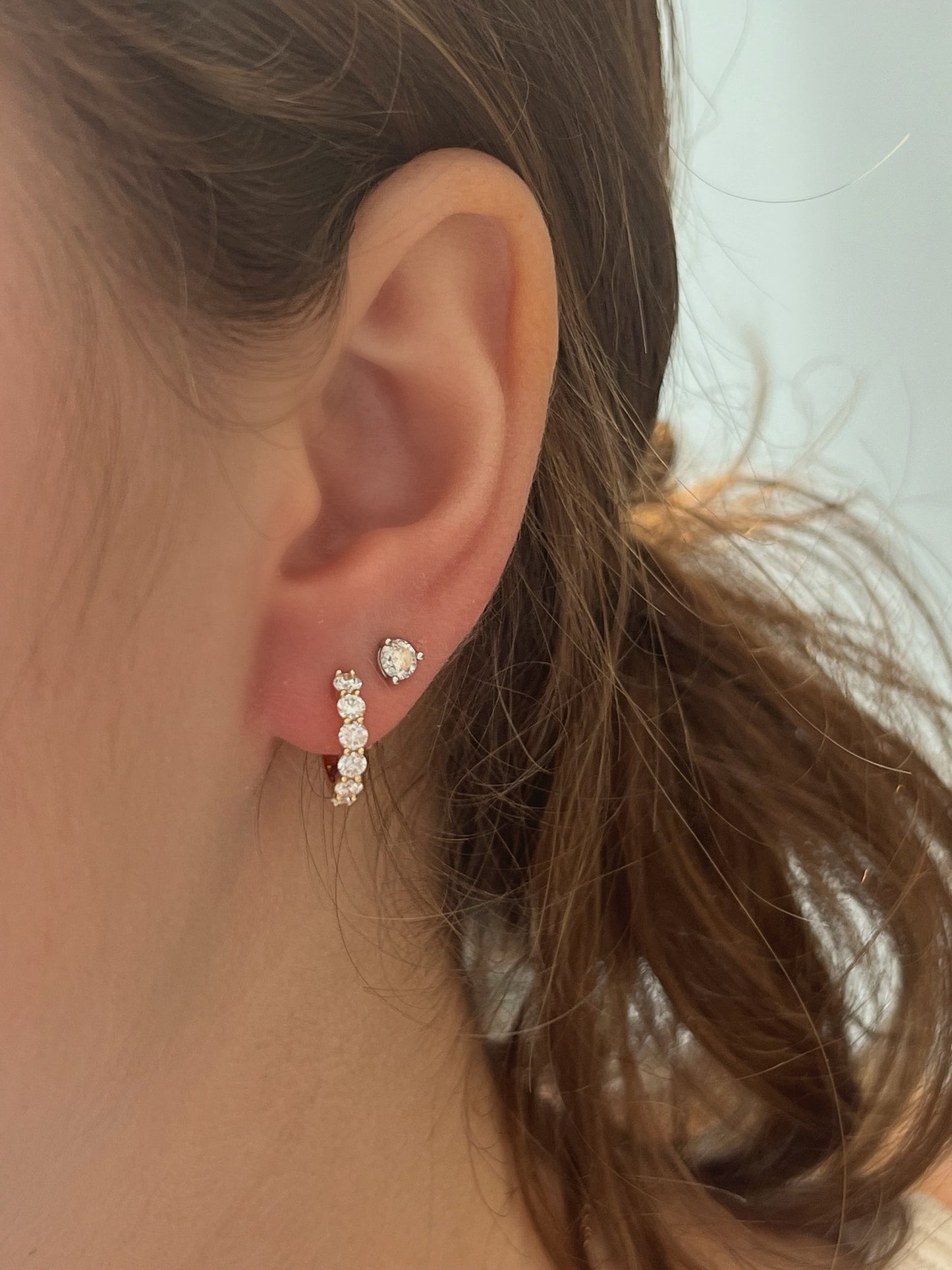 0.82ctw Diamond Huggie Earrings