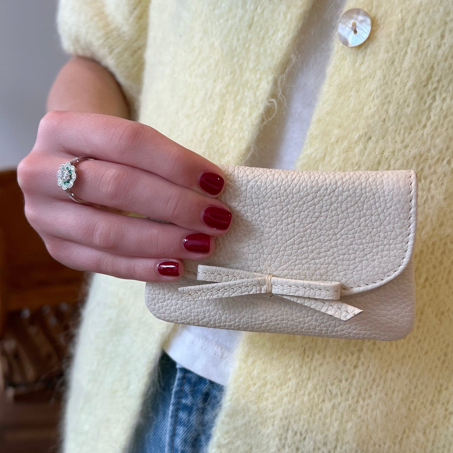 Milk Pebble Grain Petite Case with Bow