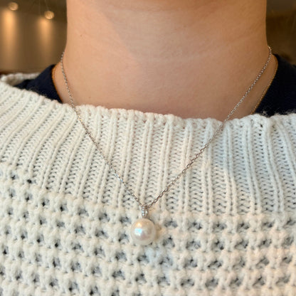 White Gold Pearl Pendant