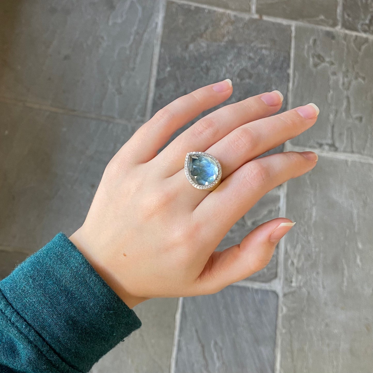 Lisse Labradorite Sideways Pear Ring