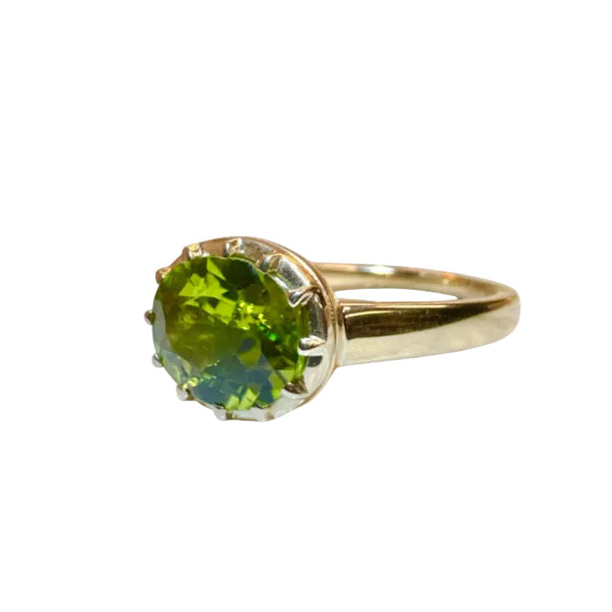 Peridot & Gold Oval Ring