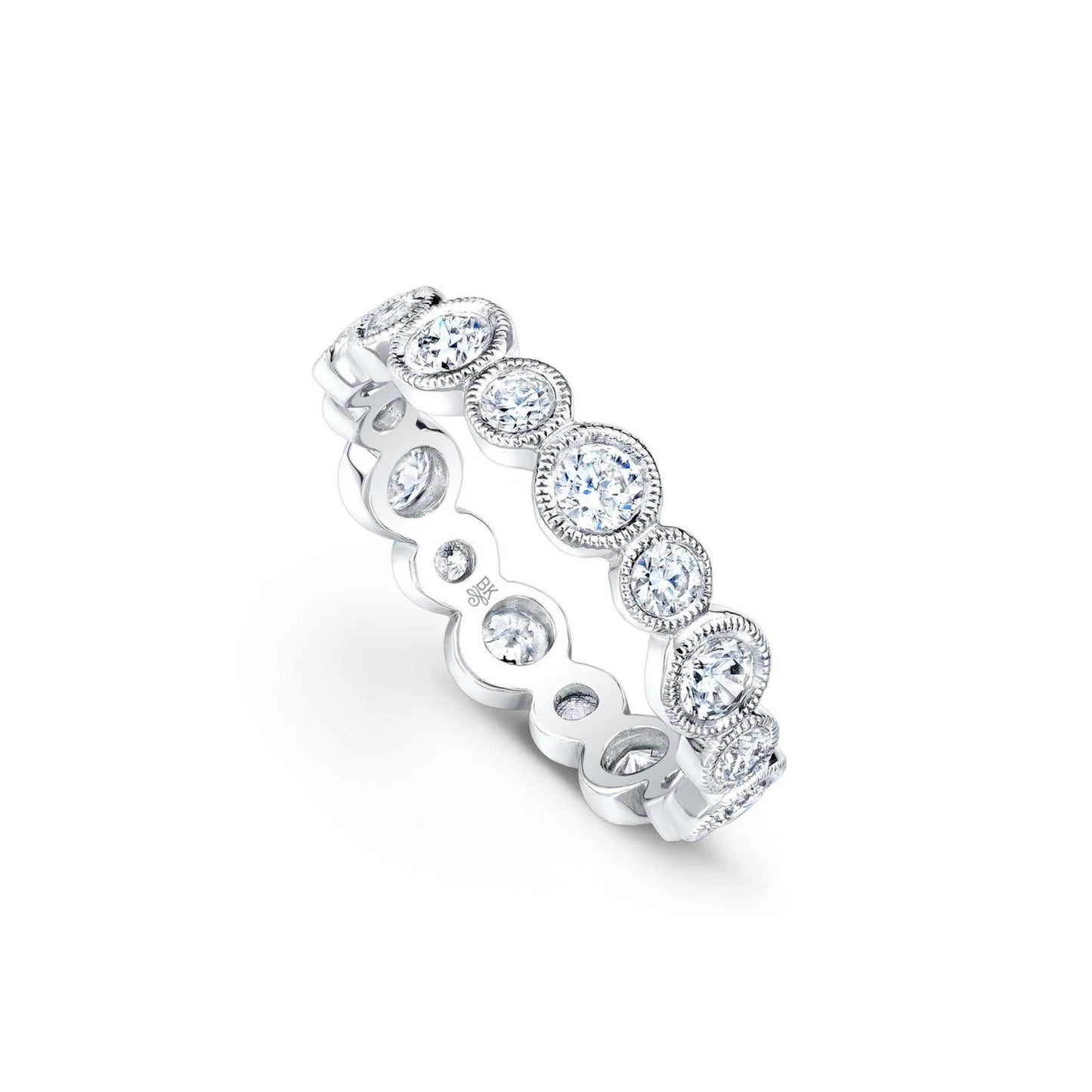 Alternating Round Bezel Diamond Band