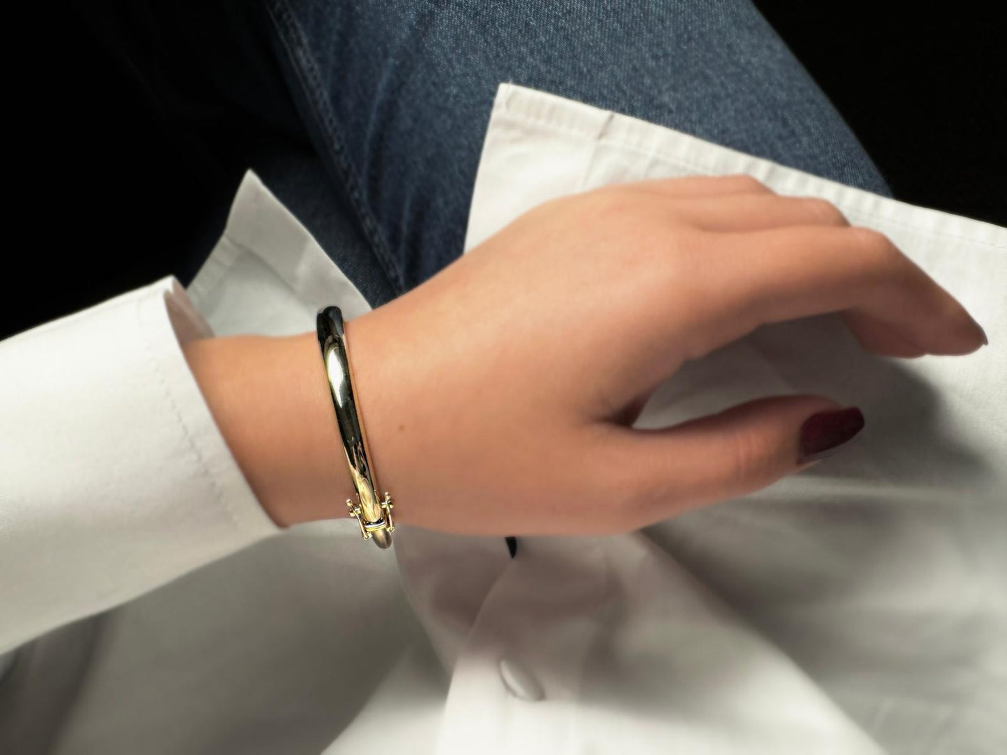 Tapered Gold Hinged Bangle