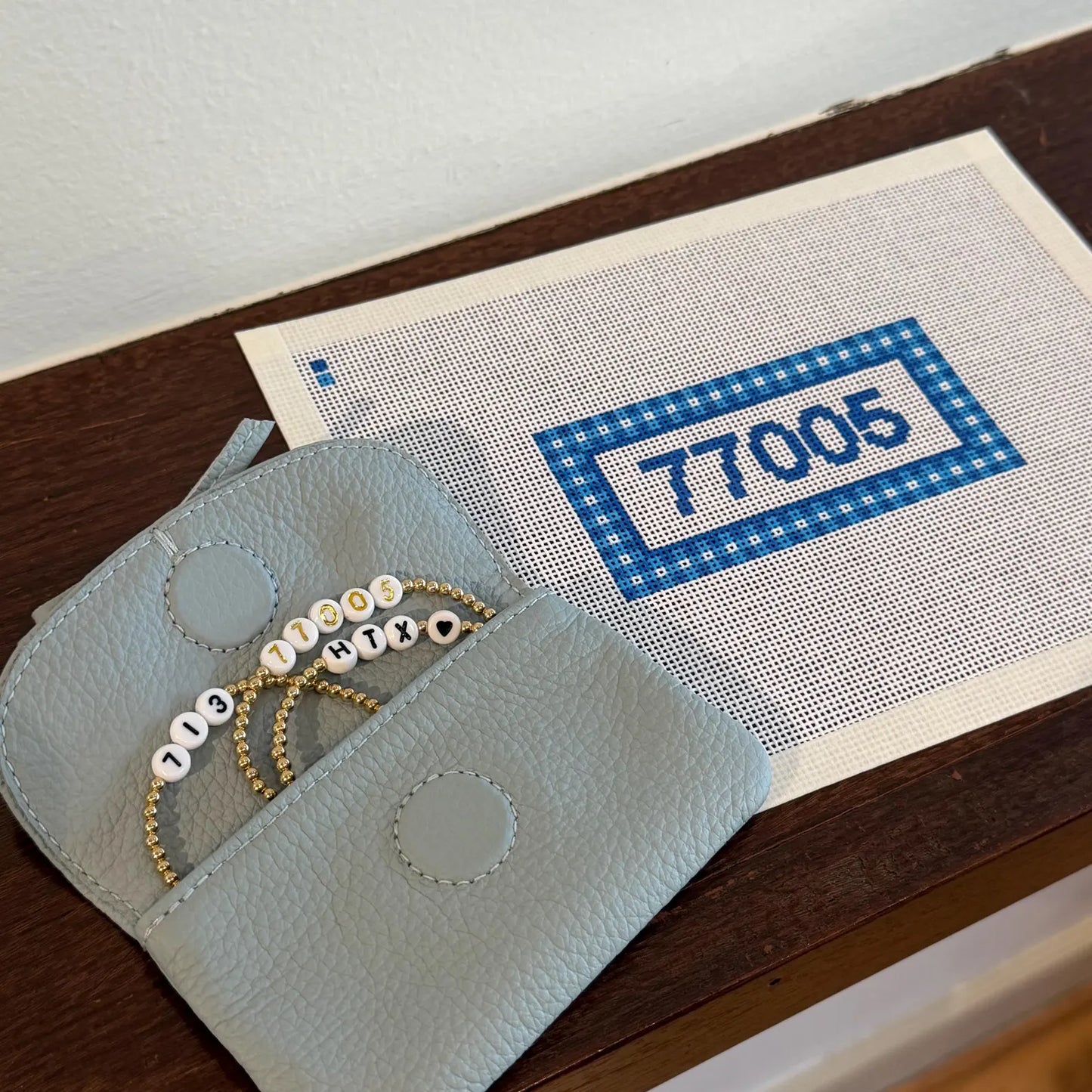 77005 Gingham Needlepoint Canvas