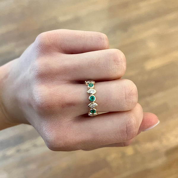 Alternating Diamond & Emerald Ring