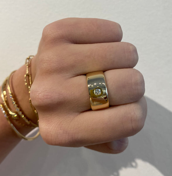 Gold Band with Round Diamond